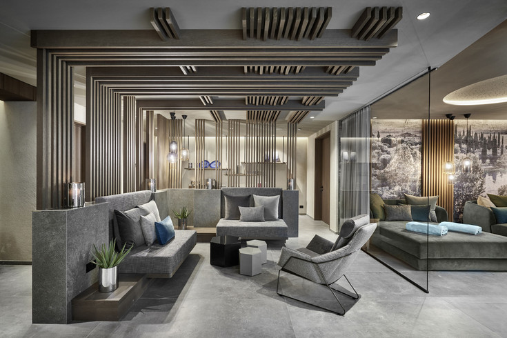 Ihr Familienhotel am Gardasee mit 5 Sternen Ihr Familienhotel am Gardasee mit 5 Sternen